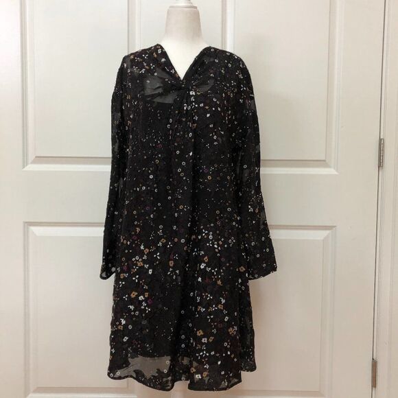 Twist Front Long Sleeve Dress from CLUB MONACO - Picture 4 of 9